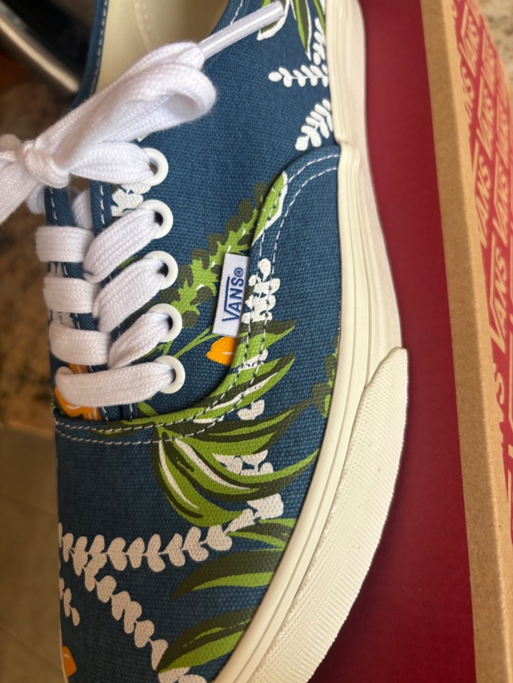 Vans - Picture 2 of 5